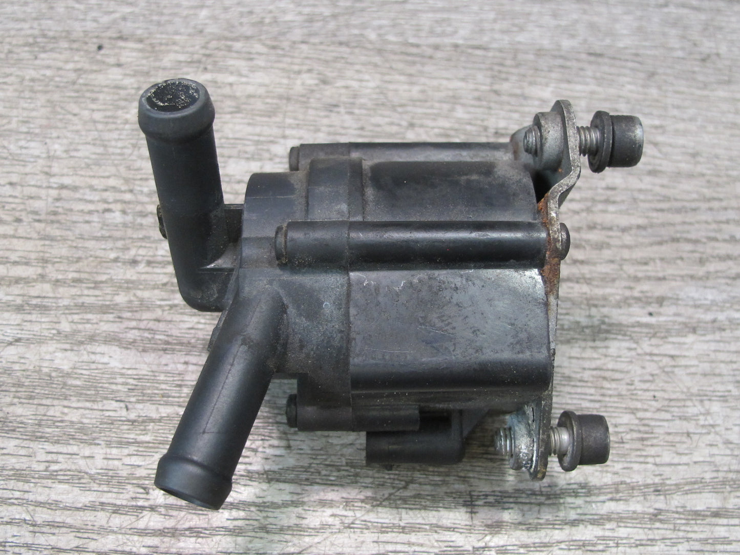 2010-2014 BMW E71 X6M Engine Additional Auxiliary Water Pump