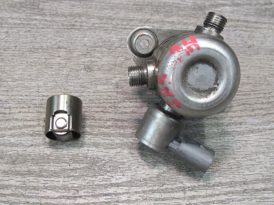 2010-2014 BMW E71 X6 X6M 4.4L Right High Pressure Fuel Pump