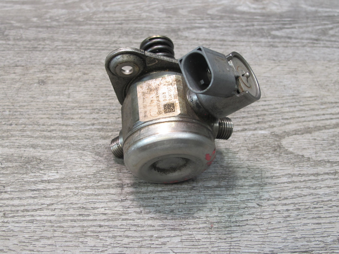 2010-2014 BMW E71 X6 X6M 4.4L Right High Pressure Fuel Pump