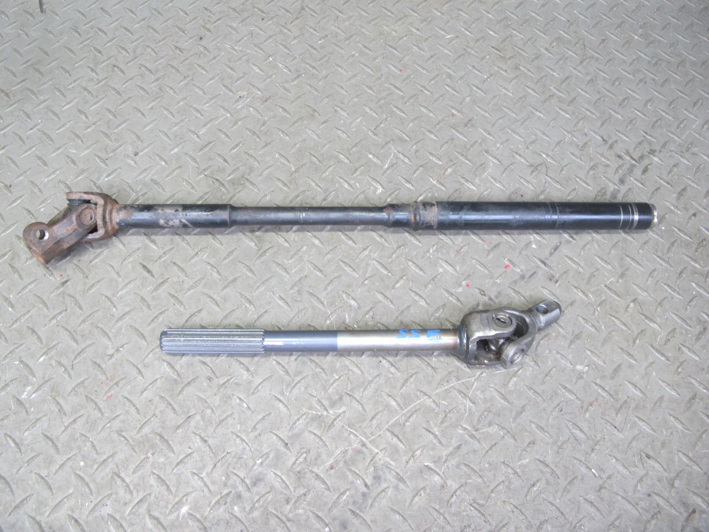 07-10 Saturn SKY Solstice Steering Column Intermediate U Joint Shaft OEM