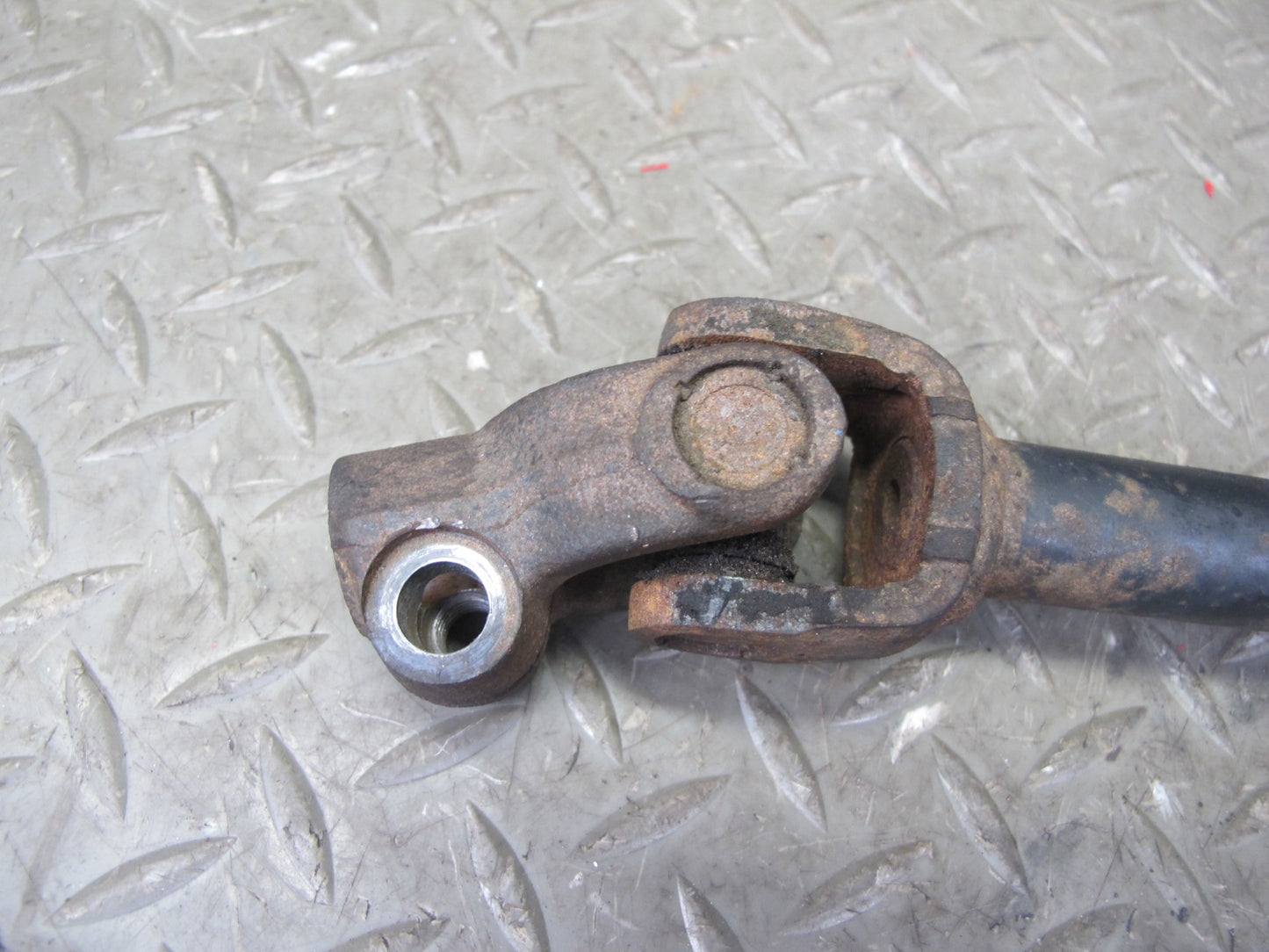 07-10 Saturn SKY Solstice Steering Column Intermediate U Joint Shaft OEM