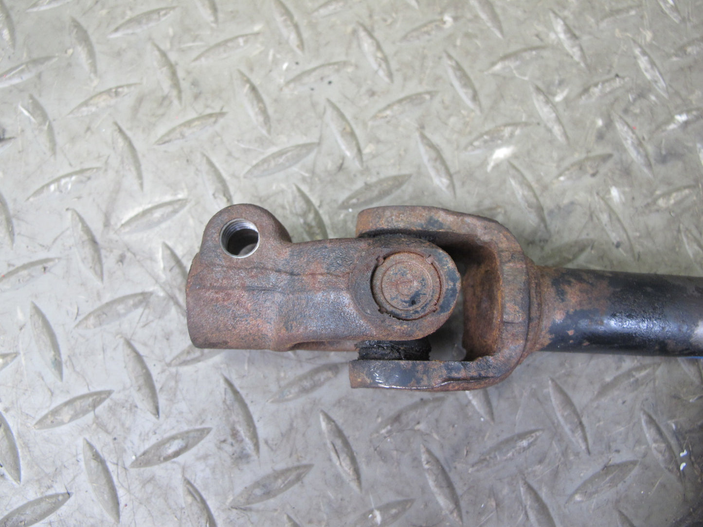 07-10 Saturn SKY Solstice Steering Column Intermediate U Joint Shaft OEM