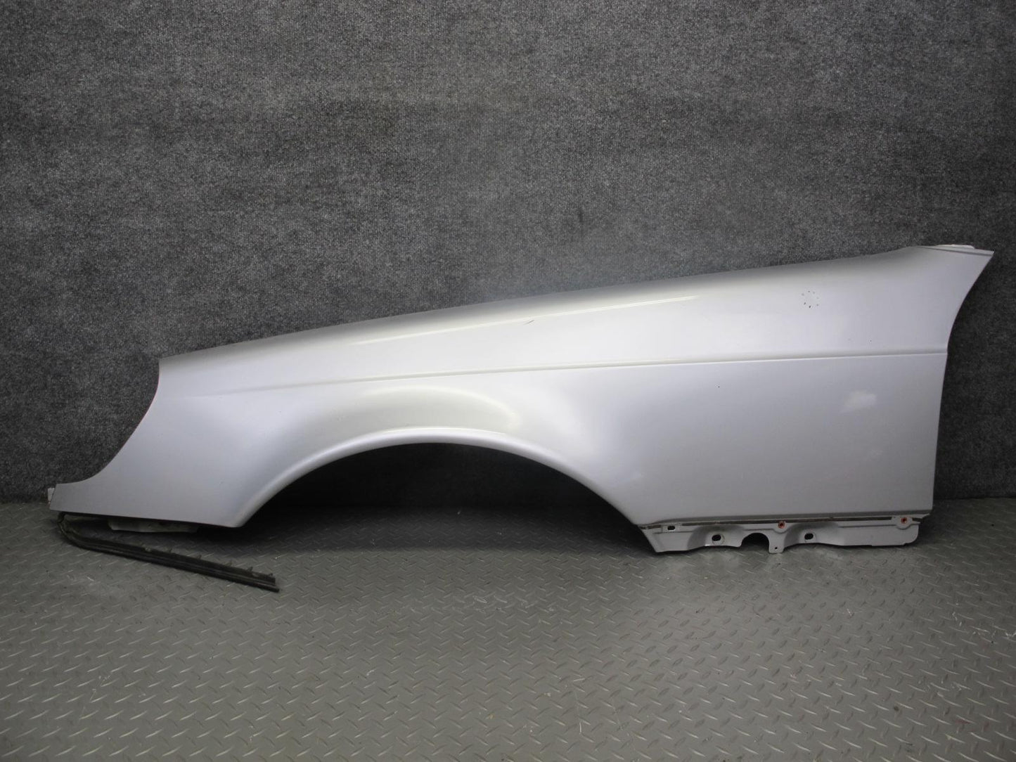 96-99 Mercedes W140 C140 Cl-class Coupe Front Left Fender Shell Panel Cover OEM
