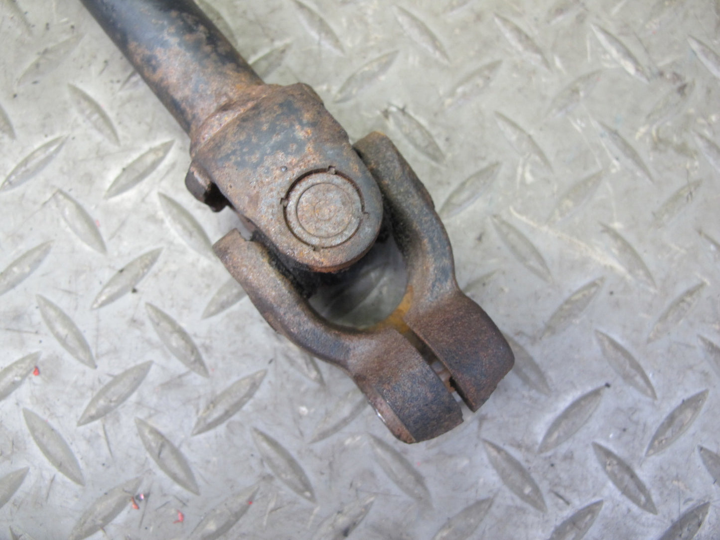 07-10 Saturn SKY Solstice Steering Column Intermediate U Joint Shaft OEM