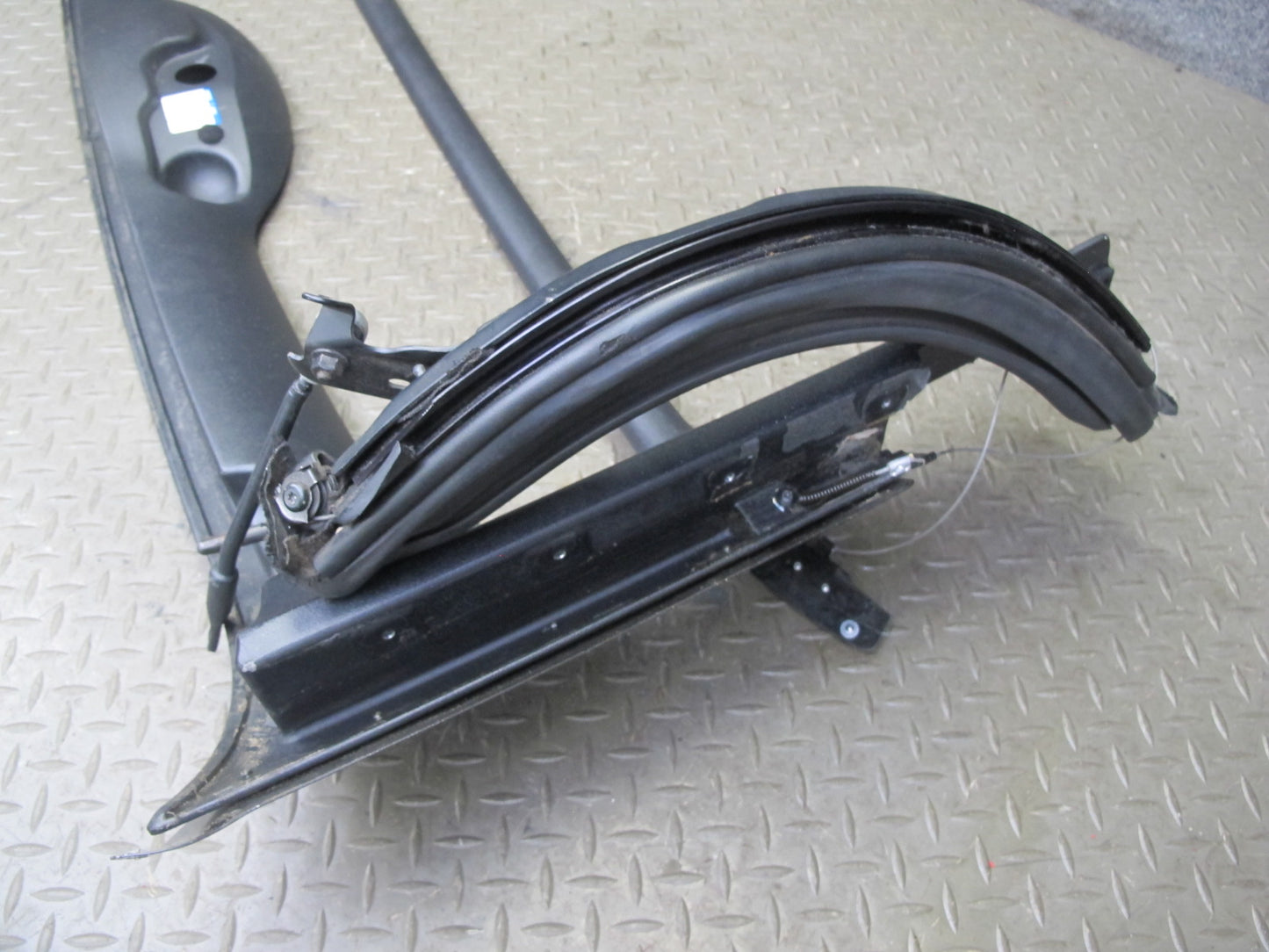 07-10 Saturn SKY Convertible Folding TOP Roof Front Frame Support Panel OEM