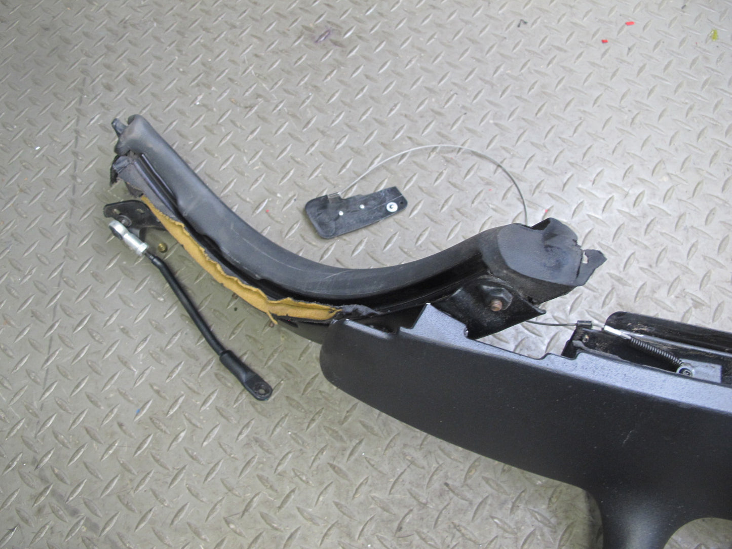 07-10 Saturn SKY Convertible Folding TOP Roof Front Frame Support Panel OEM