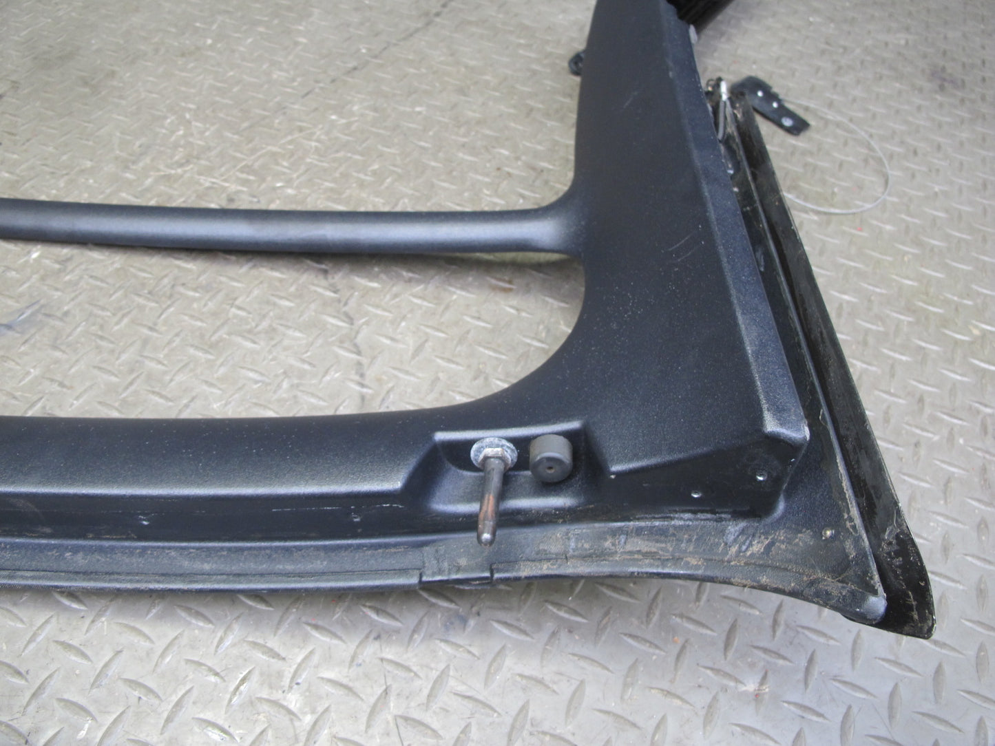 07-10 Saturn SKY Convertible Folding TOP Roof Front Frame Support Panel OEM
