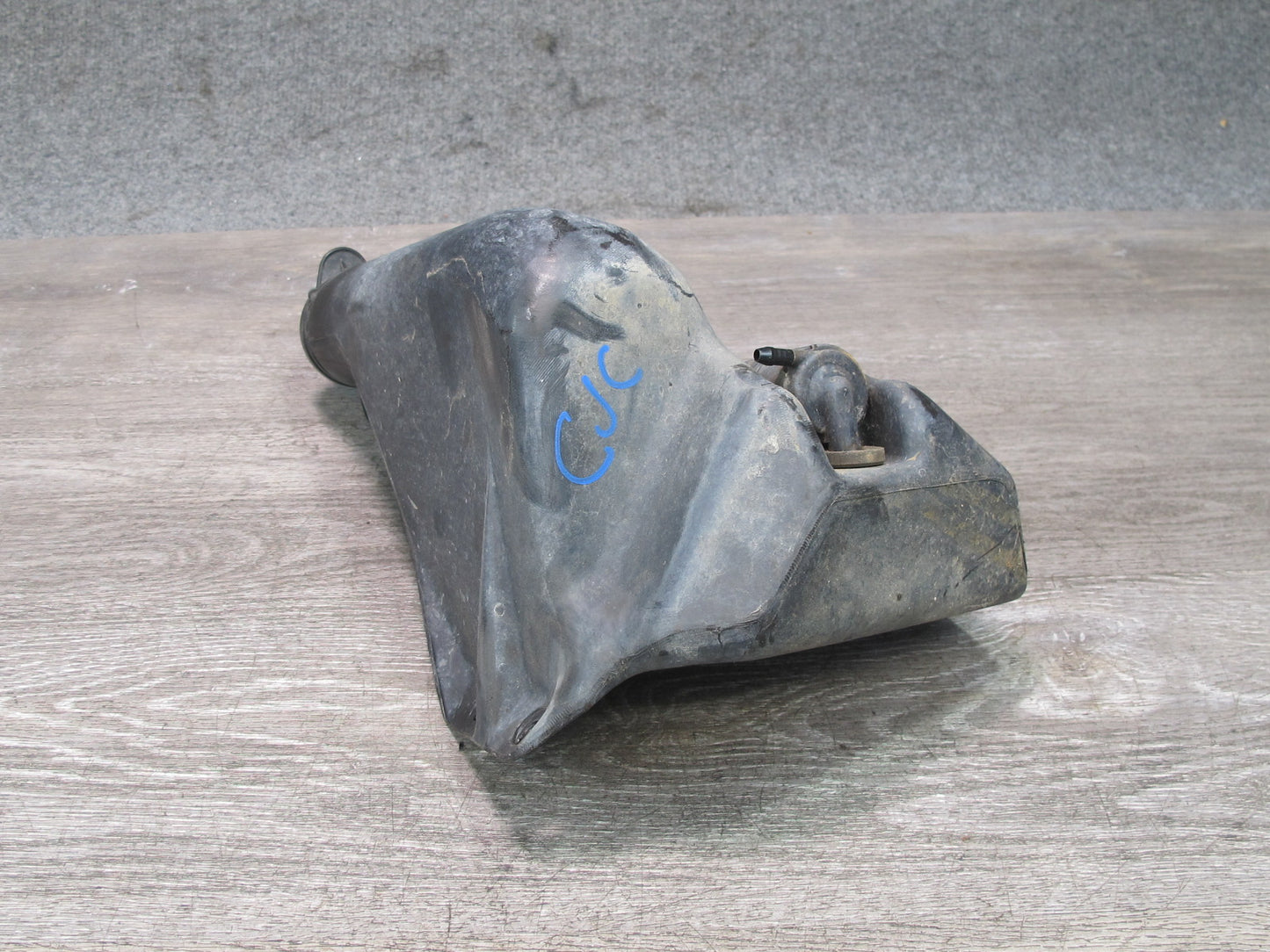 92-96 Chevrolet Corvette C4 Windshield Washer Fluid Reservoir Tank w Pump OEM