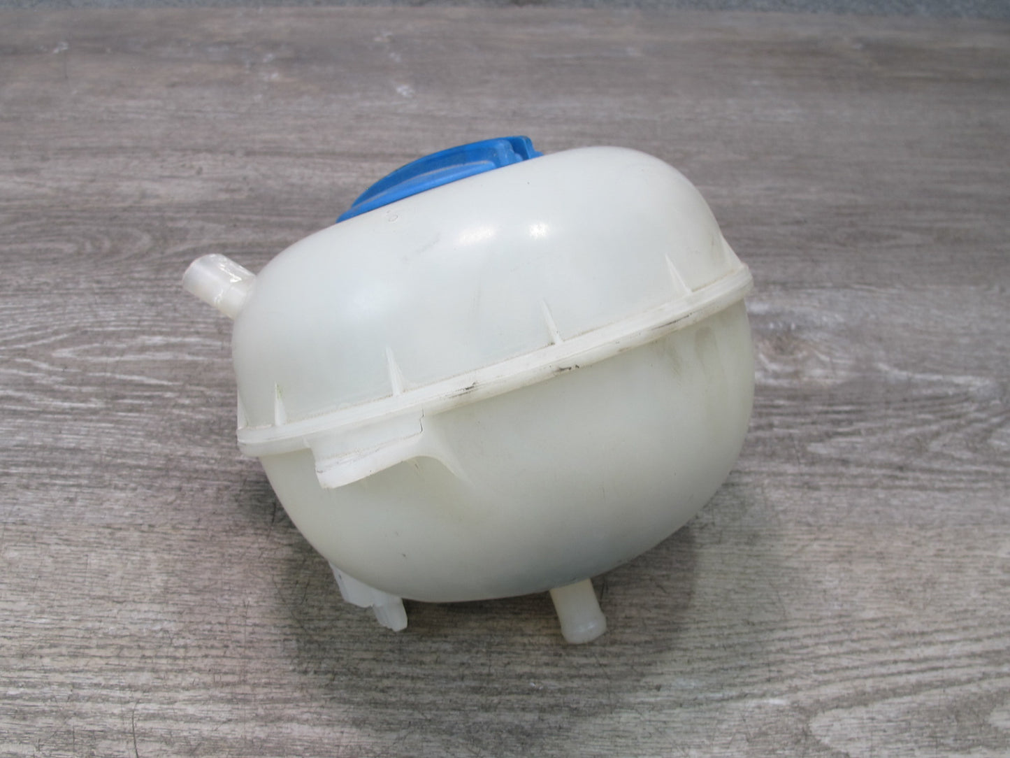 2015-2018 Porsche Macan Engine Coolant Expansion Overflow Reservoir Tank