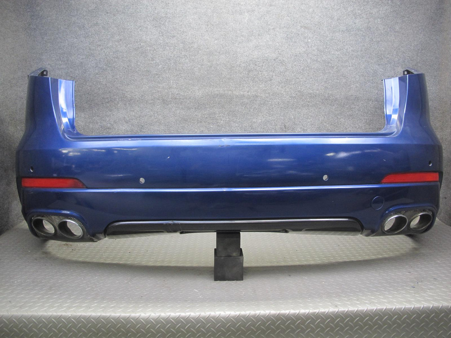 2017-2020 Maserati Levante M161 Rear Bumper Cover W/o PDC Sensors Blue