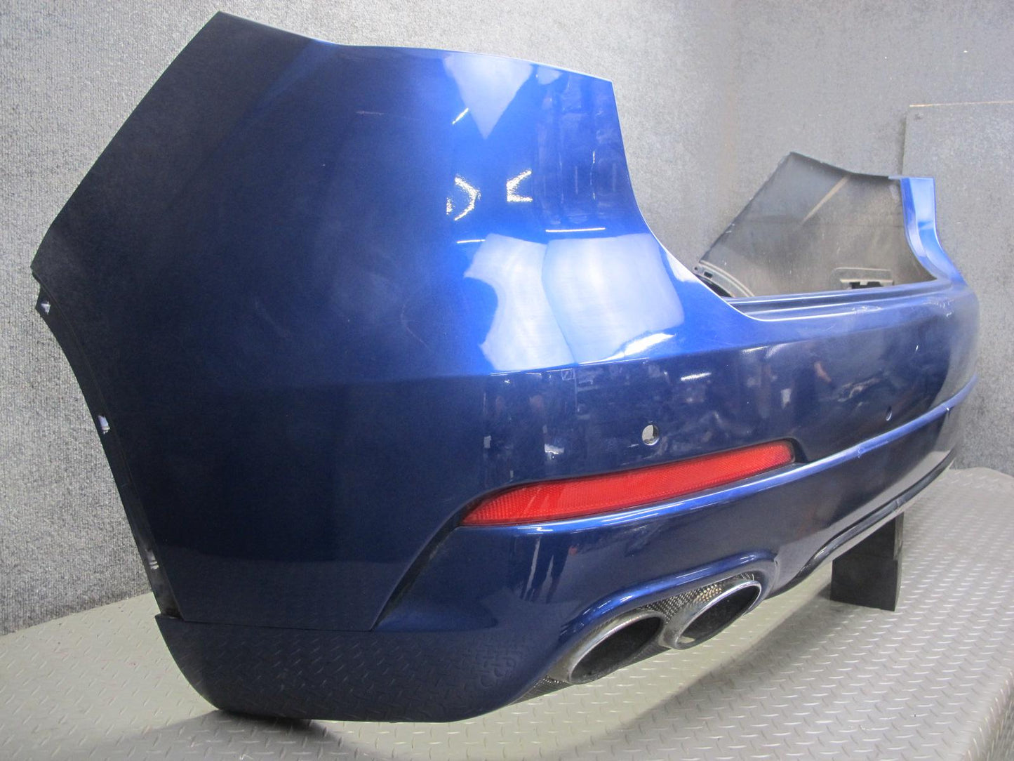 2017-2020 Maserati Levante M161 Rear Bumper Cover W/o PDC Sensors Blue