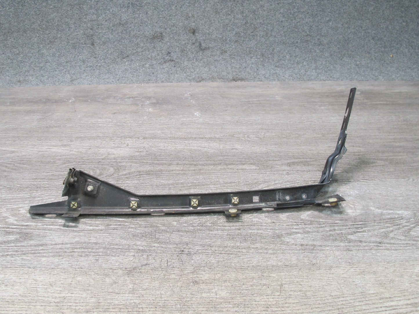 84-96 Chevrolet Corvette C4 Set of 2 Front Bumper Left Right Bracket Support OEM