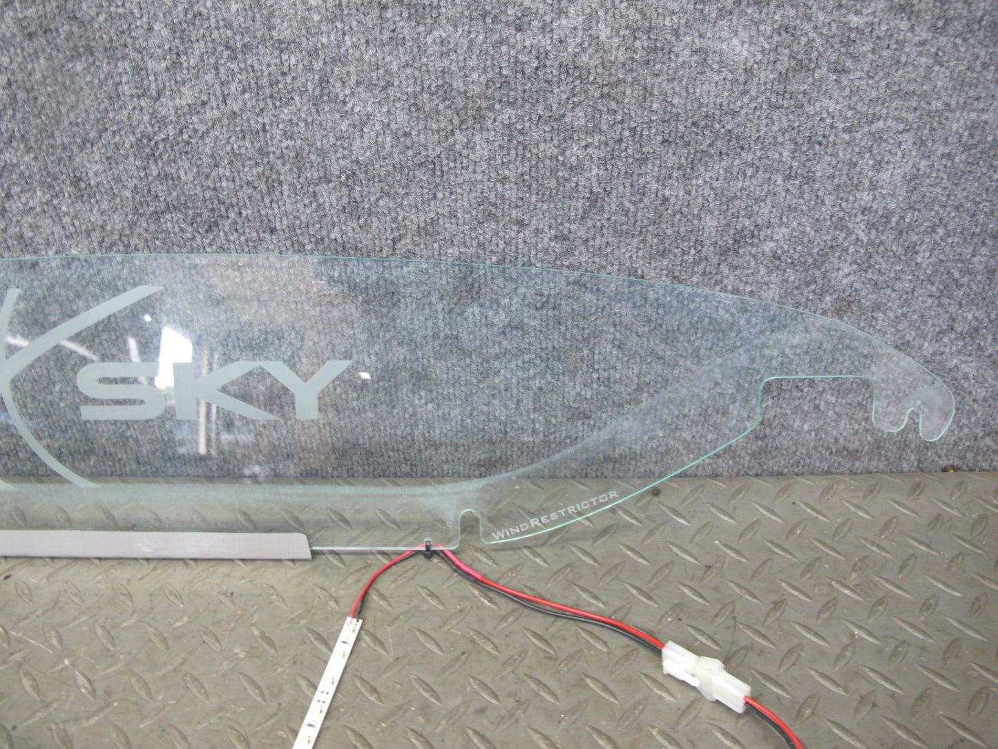 07-10 Saturn SKY Rear Wind Screen Deflector w Illumination Aftermarket