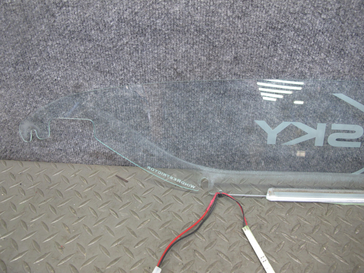 07-10 Saturn SKY Rear Wind Screen Deflector w Illumination Aftermarket