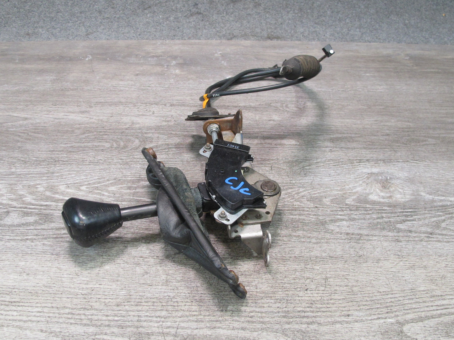 92-93 Chevrolet Corvette C4 A/T Automatic Transmission Shifter w Cable OEM