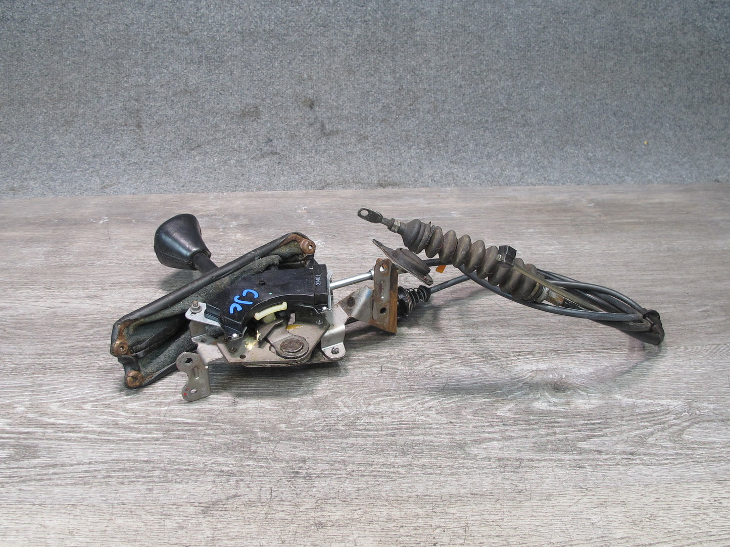 92-93 Chevrolet Corvette C4 A/T Automatic Transmission Shifter w Cable OEM