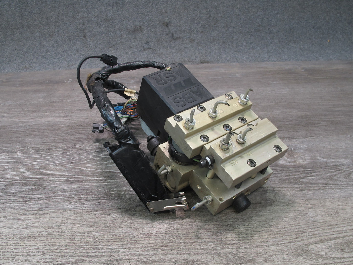 92-94 Chevrolet Corvette C4 Anti Lock Brake ABS Pump Module Unit OEM