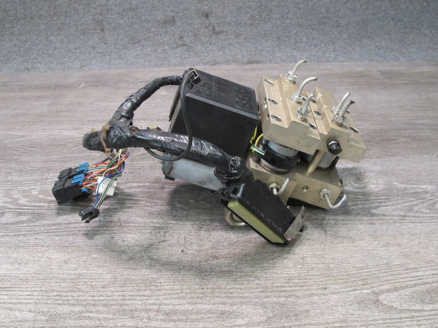 92-94 Chevrolet Corvette C4 Anti Lock Brake ABS Pump Module Unit OEM