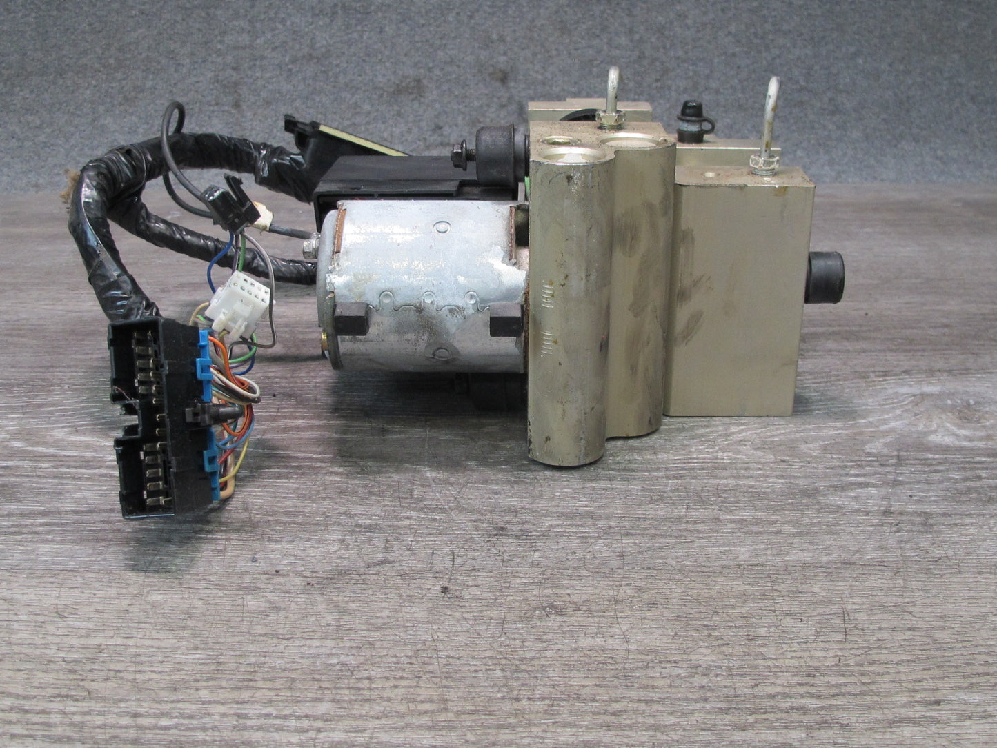 92-94 Chevrolet Corvette C4 Anti Lock Brake ABS Pump Module Unit OEM