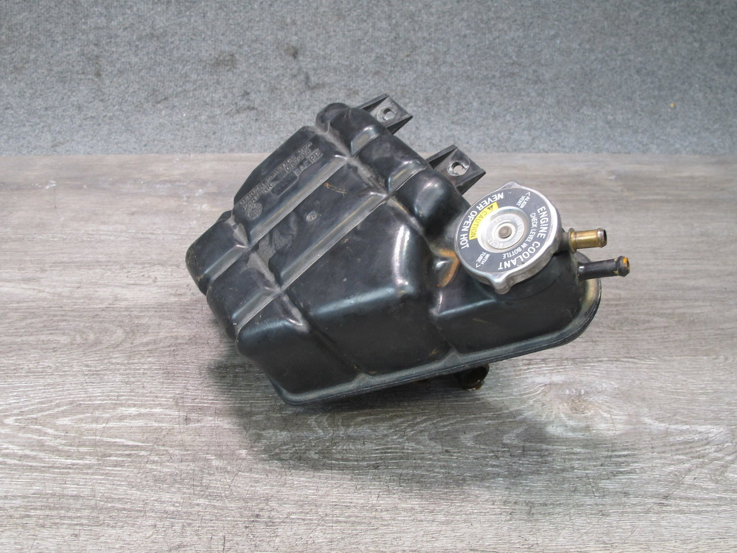90-96 Chevrolet Corvette C4 Engine Radiator Surge Expansion Tank 10157994 OEM