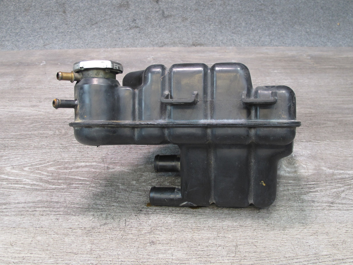 90-96 Chevrolet Corvette C4 Engine Radiator Surge Expansion Tank 10157994 OEM
