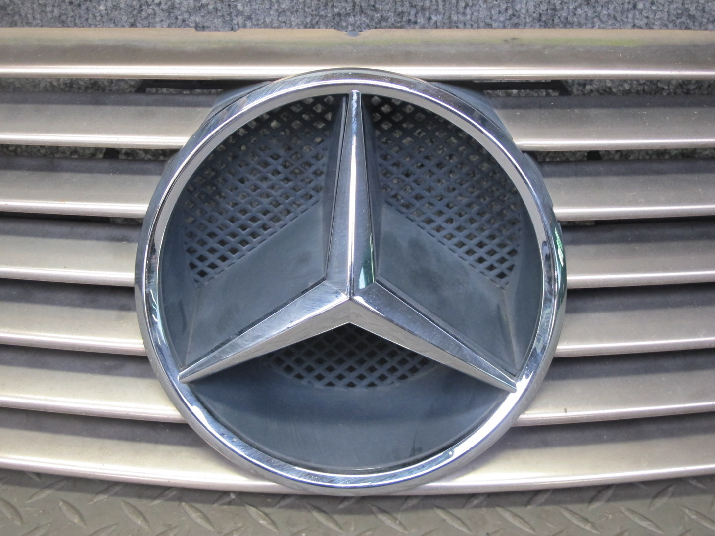 96-99 Mercedes W140 C140 CL Coupe Front Hood Grille w Emblem 1408880060 OEM