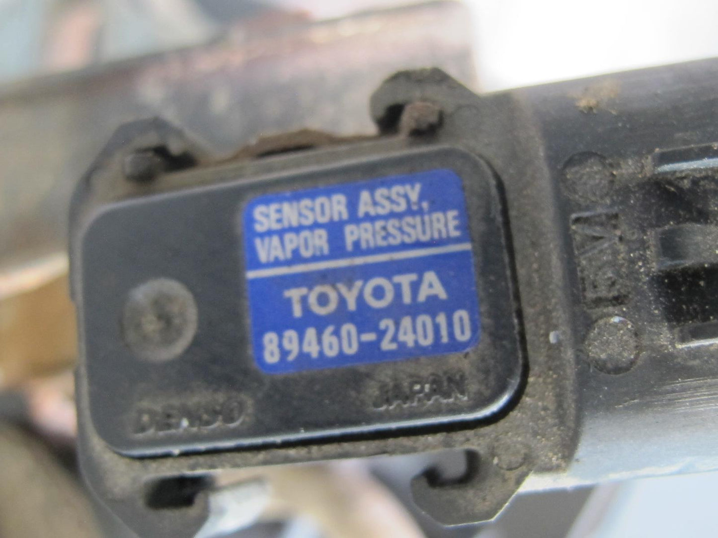97-00 Lexus JZZ31L SC400 SC300 Fuel Vapor Charcoal Canister w Sensor OEM