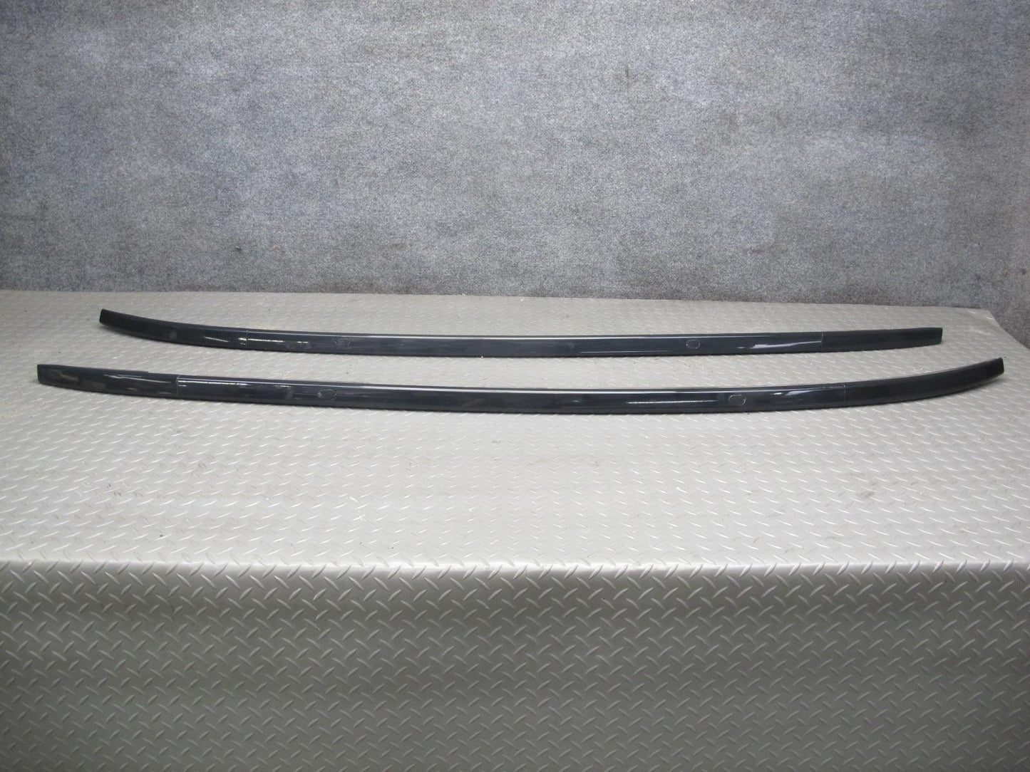 2017-2020 Maserati Levante M161 Left & Right Roof Rack Rail Luggage Carrier Set