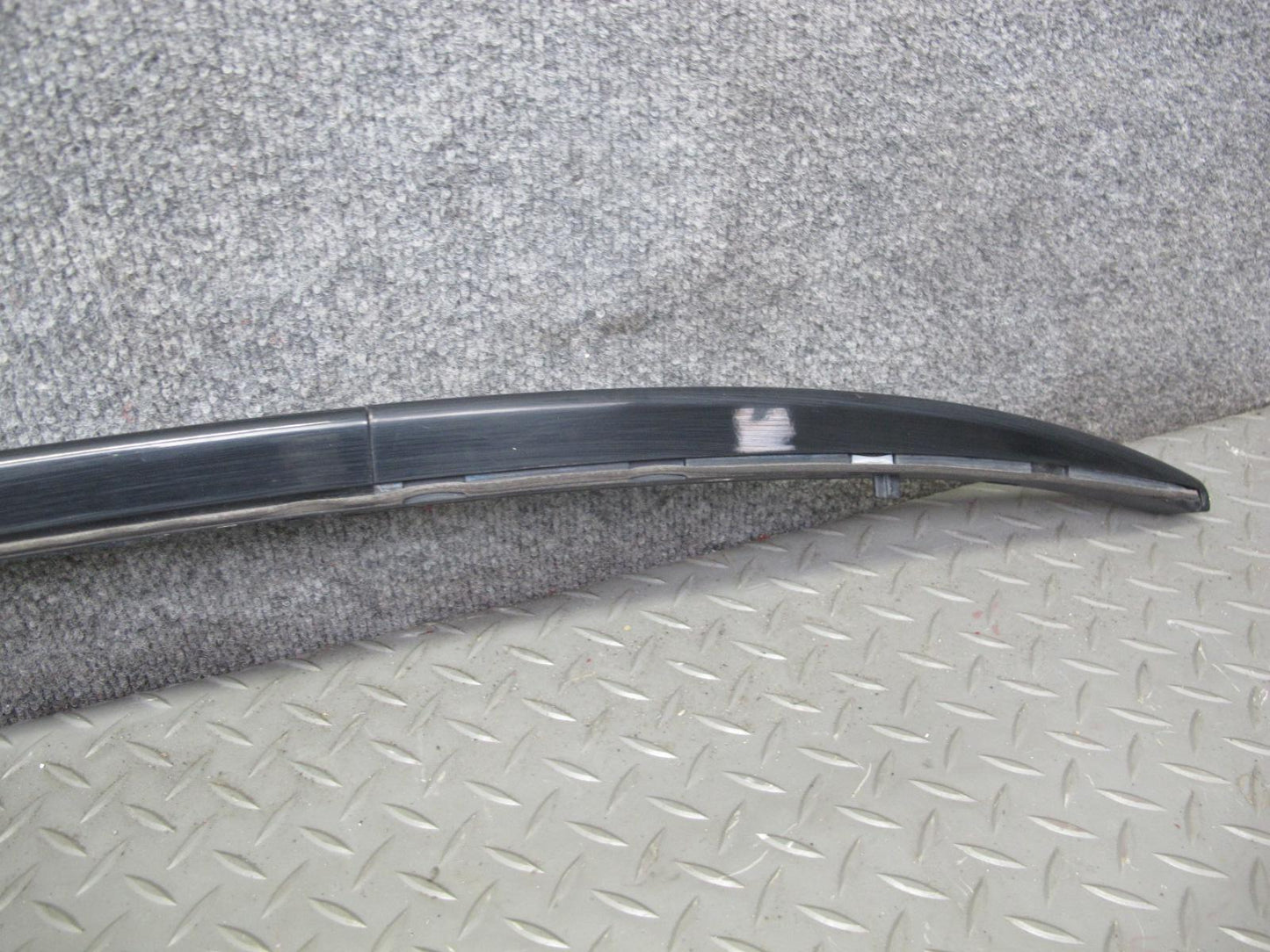2017-2020 Maserati Levante M161 Left & Right Roof Rack Rail Luggage Carrier Set