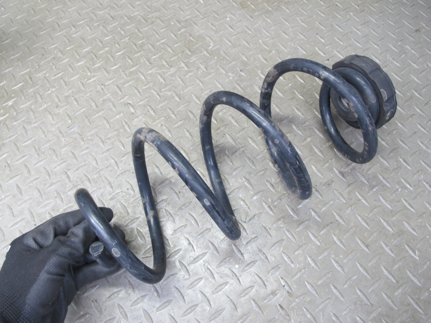 2015-2018 Porsche Macan Rear Left & Right Coil Spring Set of 2 95B511115A