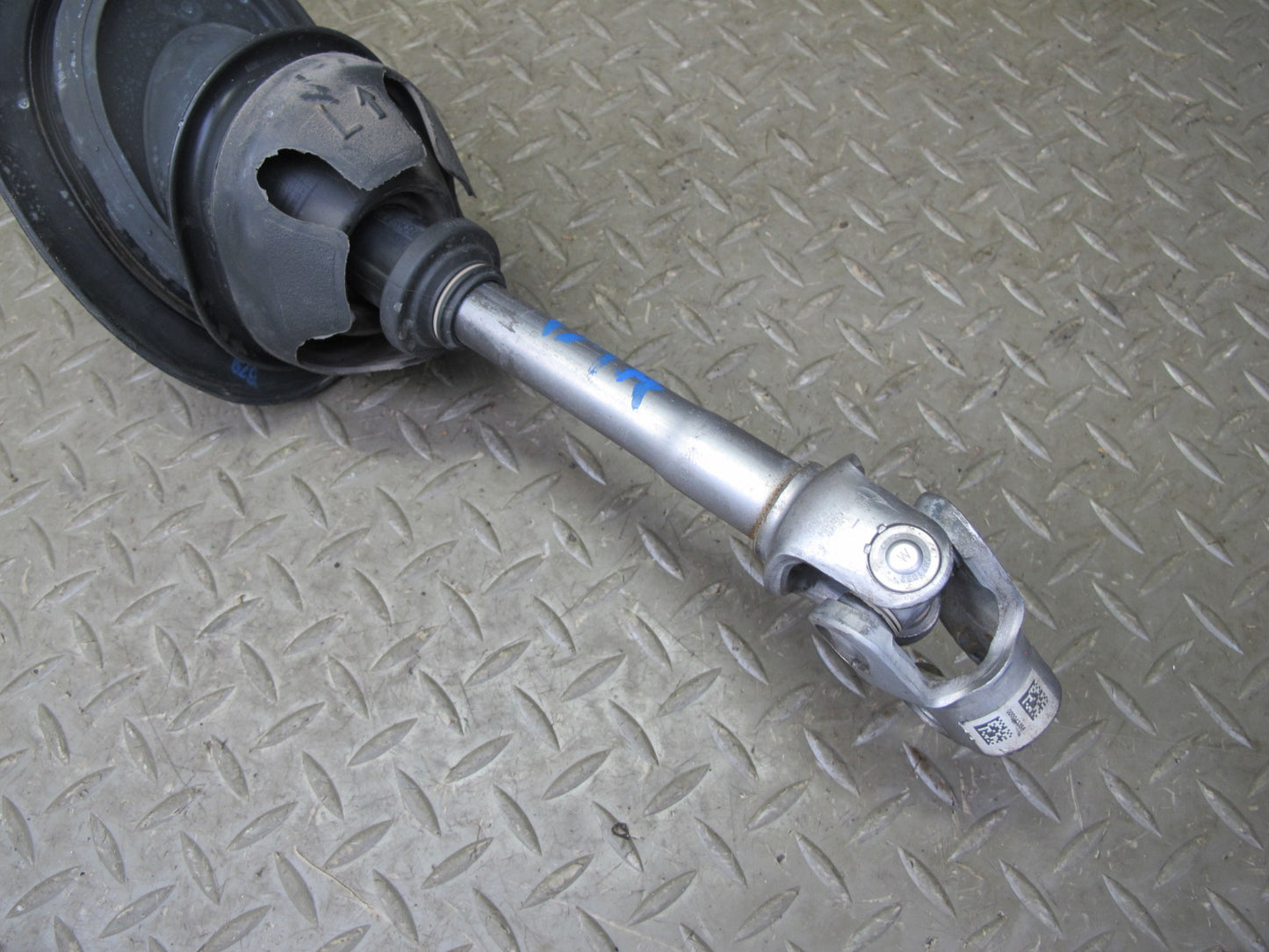 2015-2018 Porsche Macan Steering Column Intermediate U Joint Shaft 95B419753