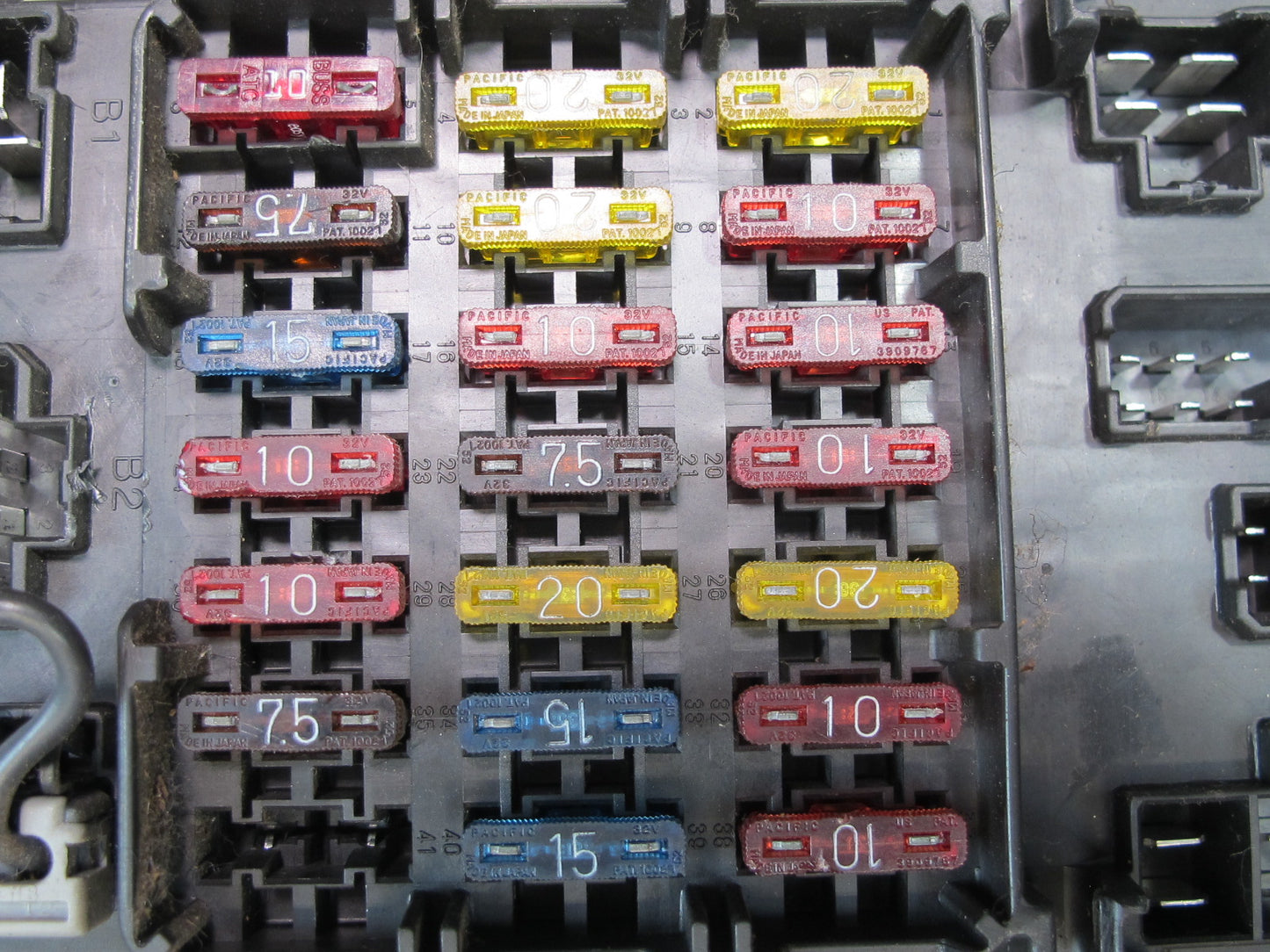 90-96 Nissan Z32 300ZX Turbo Interior Cabin Fuse Relay Box OEM