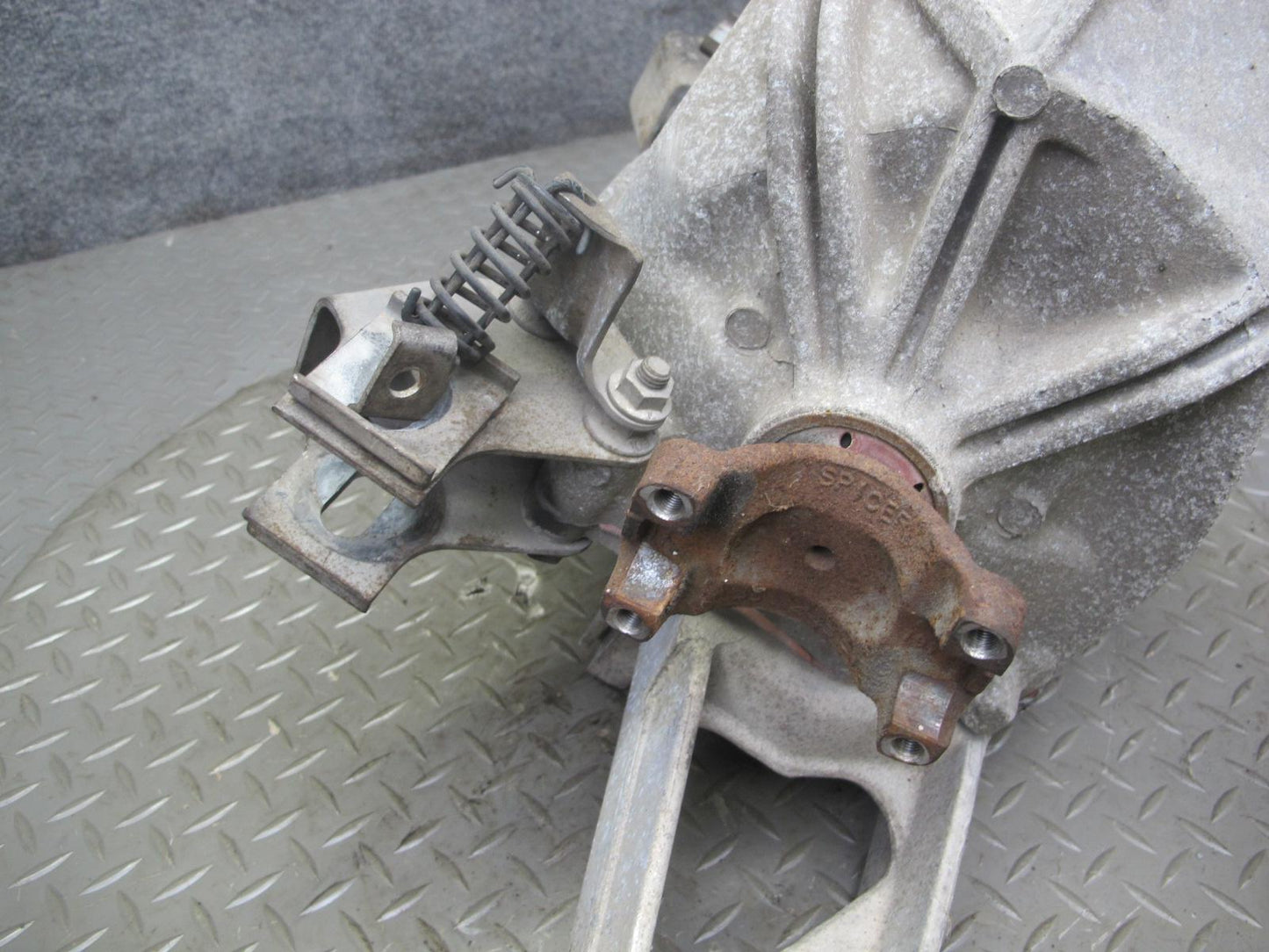 88-96 Chevrolet Corvette C4 A/T Dana 36 Rear Differential Carrier 2.59 Ratio OEM