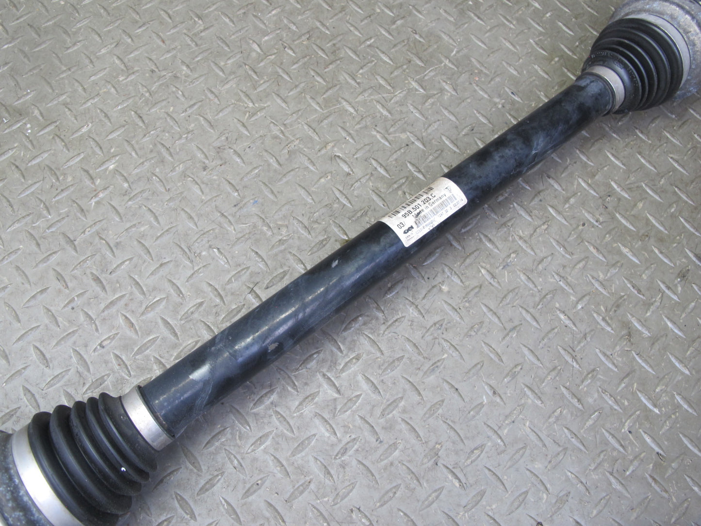 2015-2016 Porsche Macan S Rear Left or Right Suspension Axle Shaft 95B501203C