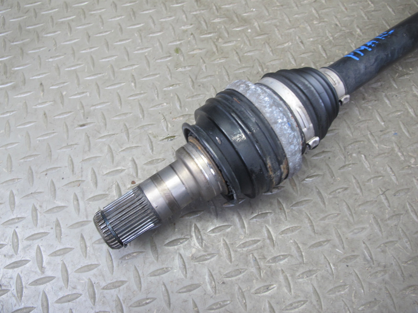 2015-2016 Porsche Macan S Rear Left or Right Suspension Axle Shaft 95B501203C