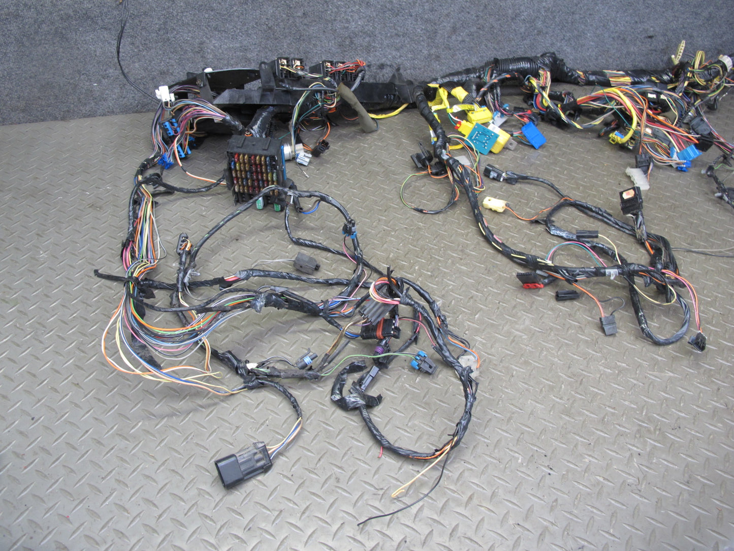 1993 Chevrolet Corvette C4 Coupe A/T Dash Wire Wiring Harness w Fuse Box OEM