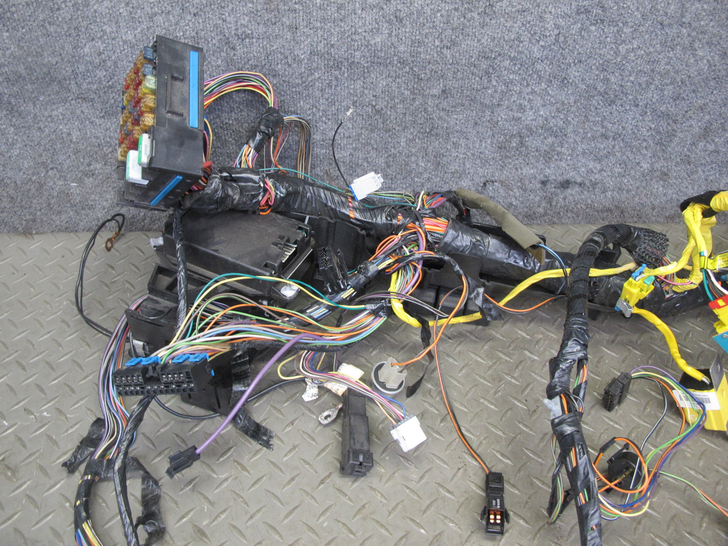1993 Chevrolet Corvette C4 Coupe A/T Dash Wire Wiring Harness w Fuse Box OEM