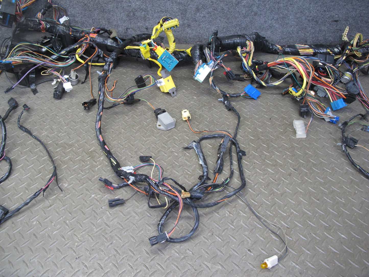 1993 Chevrolet Corvette C4 Coupe A/T Dash Wire Wiring Harness w Fuse Box OEM