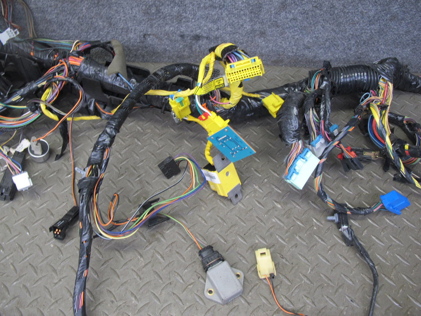 1993 Chevrolet Corvette C4 Coupe A/T Dash Wire Wiring Harness w Fuse Box OEM
