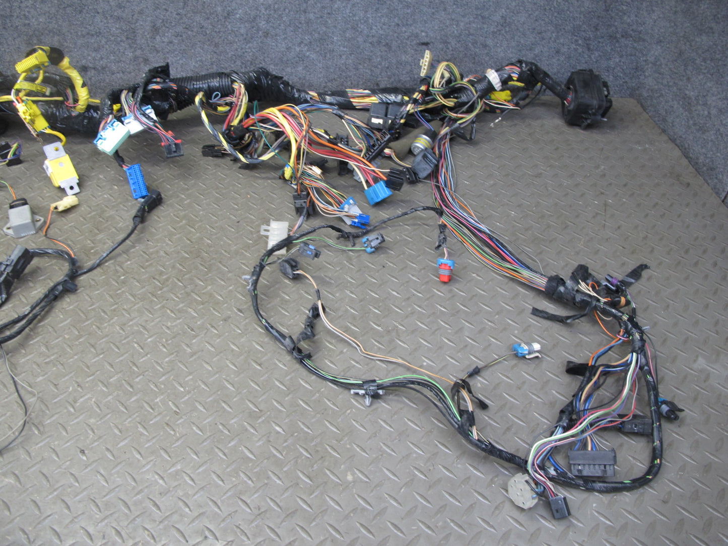 1993 Chevrolet Corvette C4 Coupe A/T Dash Wire Wiring Harness w Fuse Box OEM
