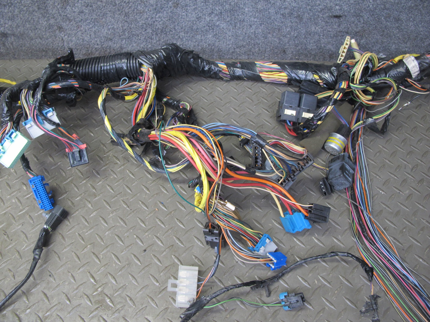 1993 Chevrolet Corvette C4 Coupe A/T Dash Wire Wiring Harness w Fuse Box OEM