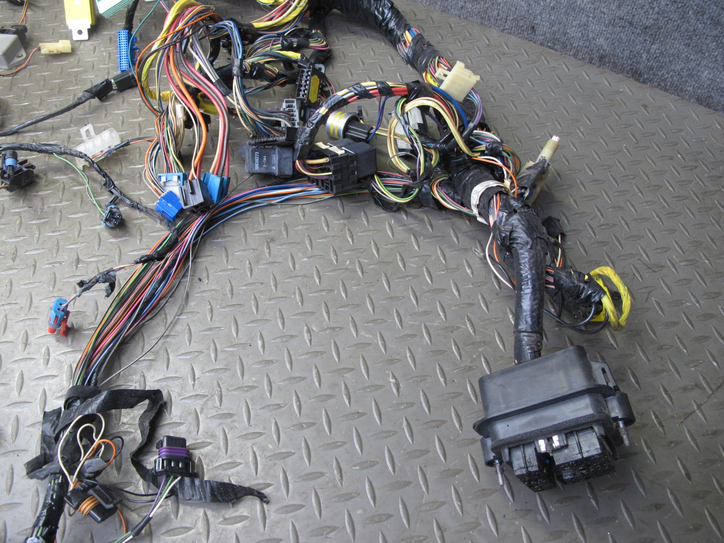 1993 Chevrolet Corvette C4 Coupe A/T Dash Wire Wiring Harness w Fuse Box OEM