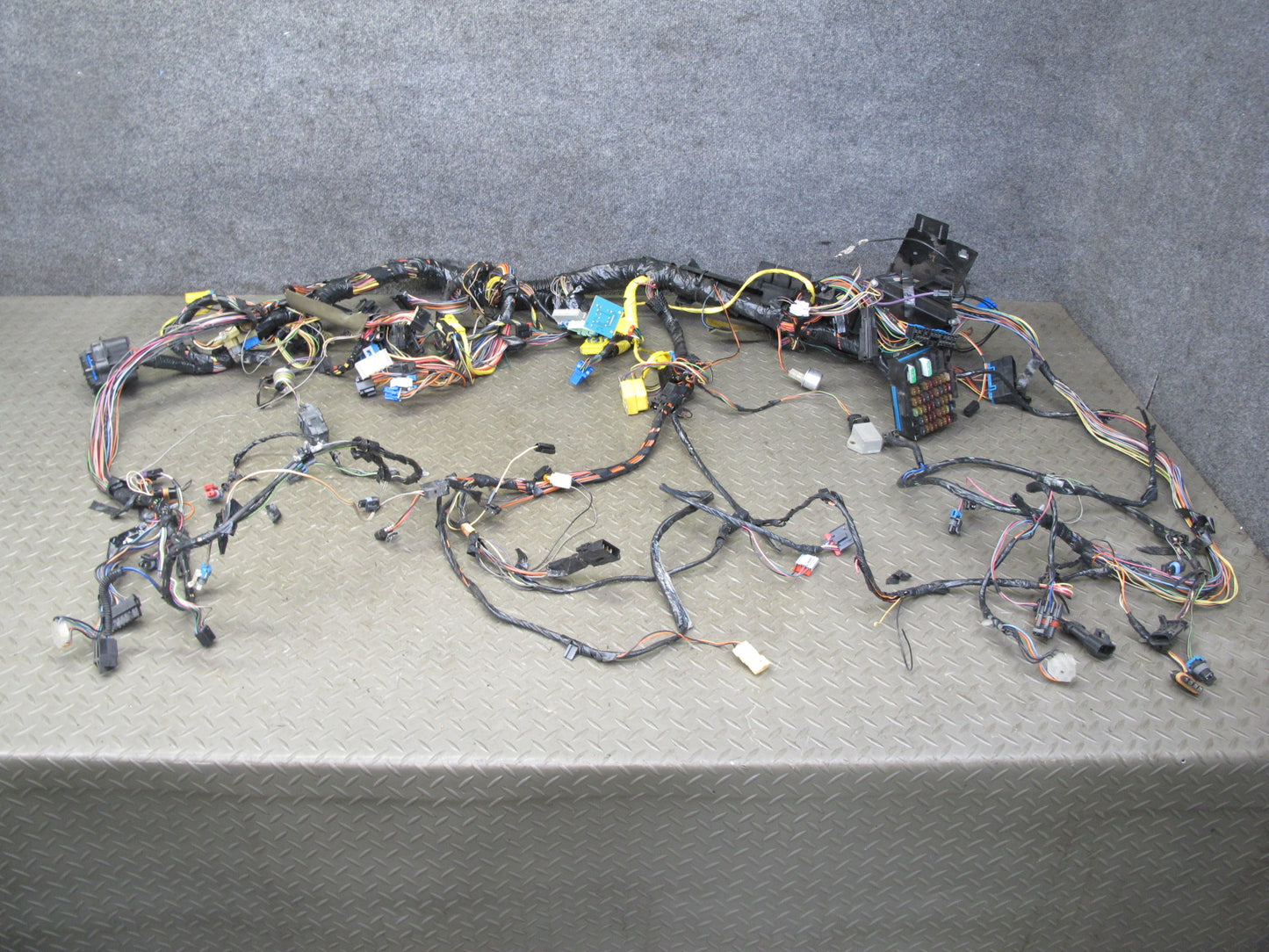 1993 Chevrolet Corvette C4 Coupe A/T Dash Wire Wiring Harness w Fuse Box OEM