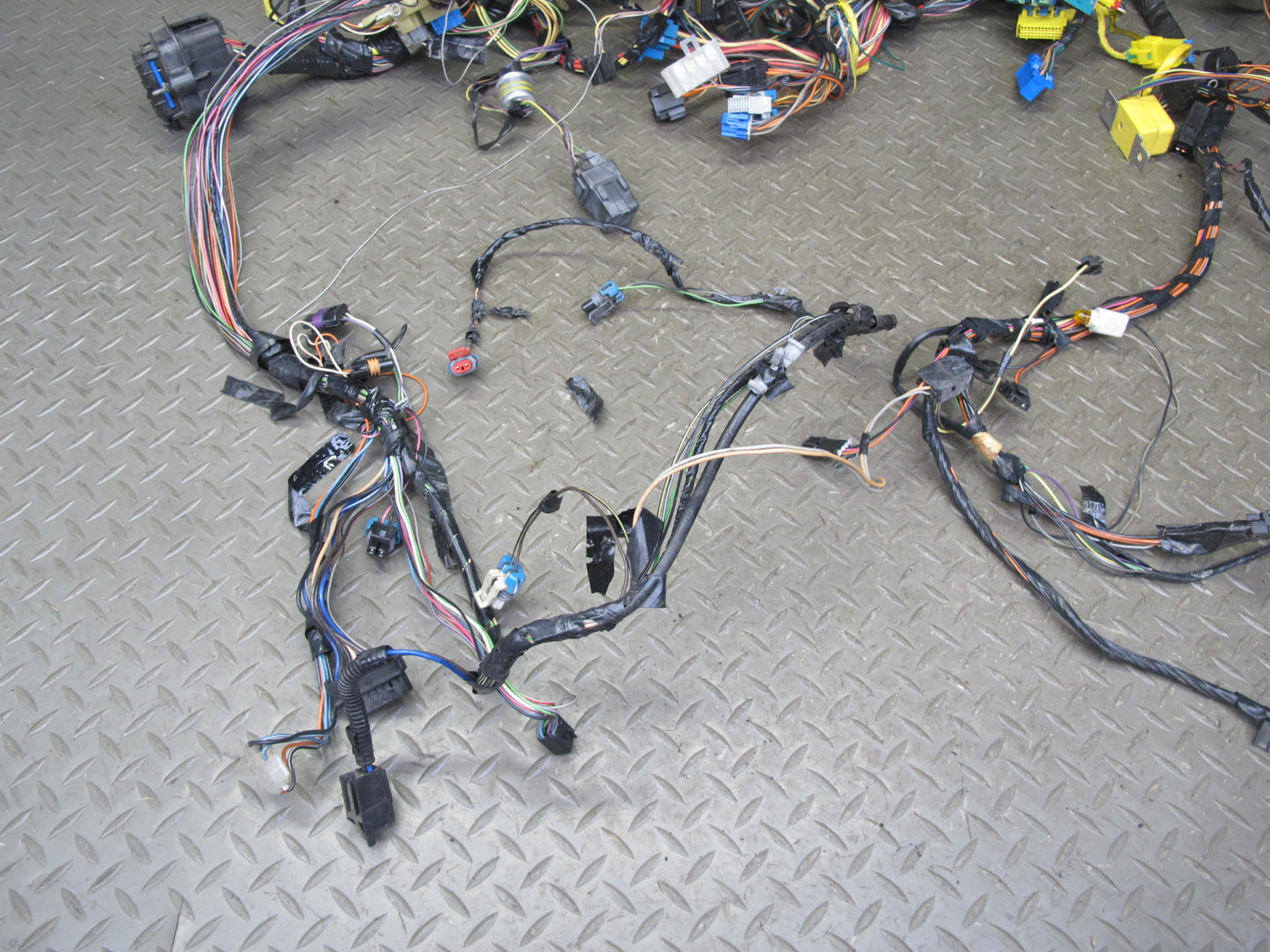 1993 Chevrolet Corvette C4 Coupe A/T Dash Wire Wiring Harness w Fuse Box OEM