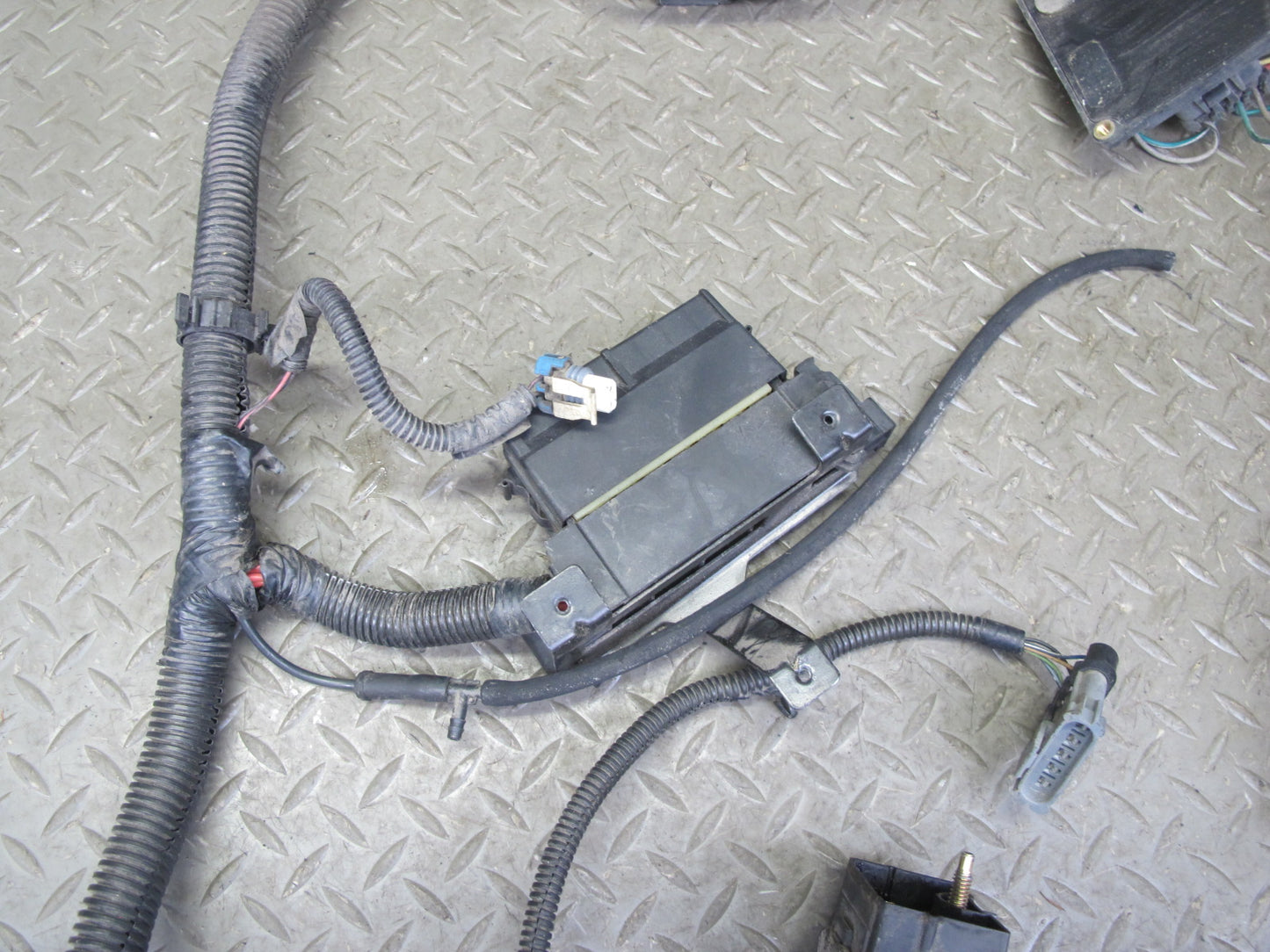 1993 Chevrolet Corvette C4 Front Bumper Headlight Wire Wiring Harness OEM