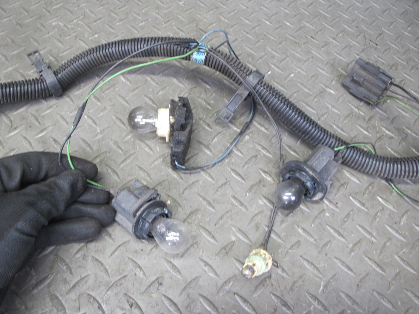1993 Chevrolet Corvette C4 Coupe Rear Bumper Tail Light Wire Wiring Harness OEM