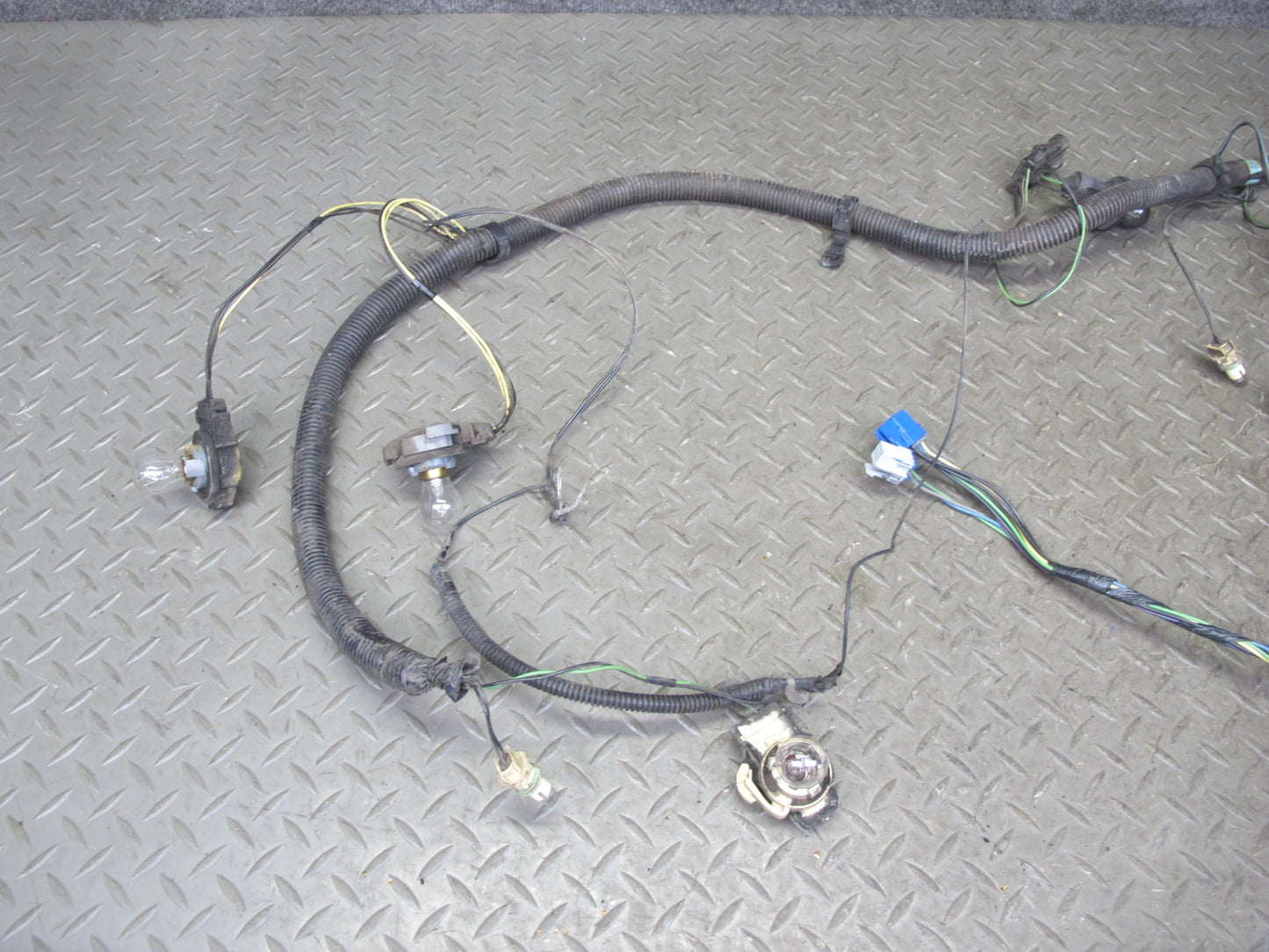 1993 Chevrolet Corvette C4 Coupe Rear Bumper Tail Light Wire Wiring Harness OEM