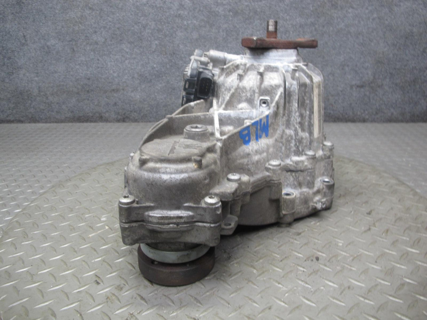 2017-2020 Maserati Levante M161 3.0L AWD Transfer Case Box w Motor 670038072