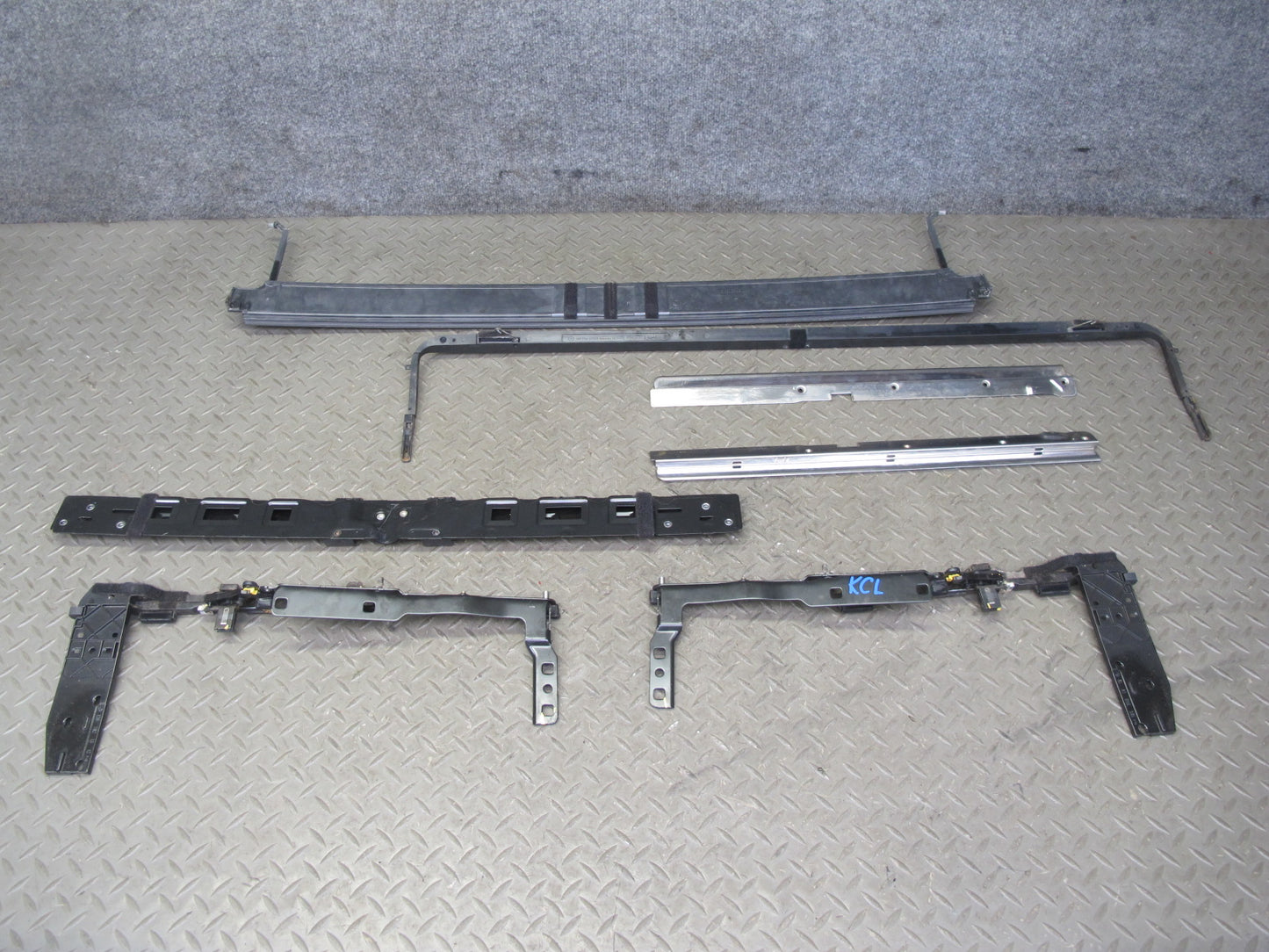 96-98 Mercedes W140 C140 CL Coupe Sunroof Hinge Bracket Support Panel OEM