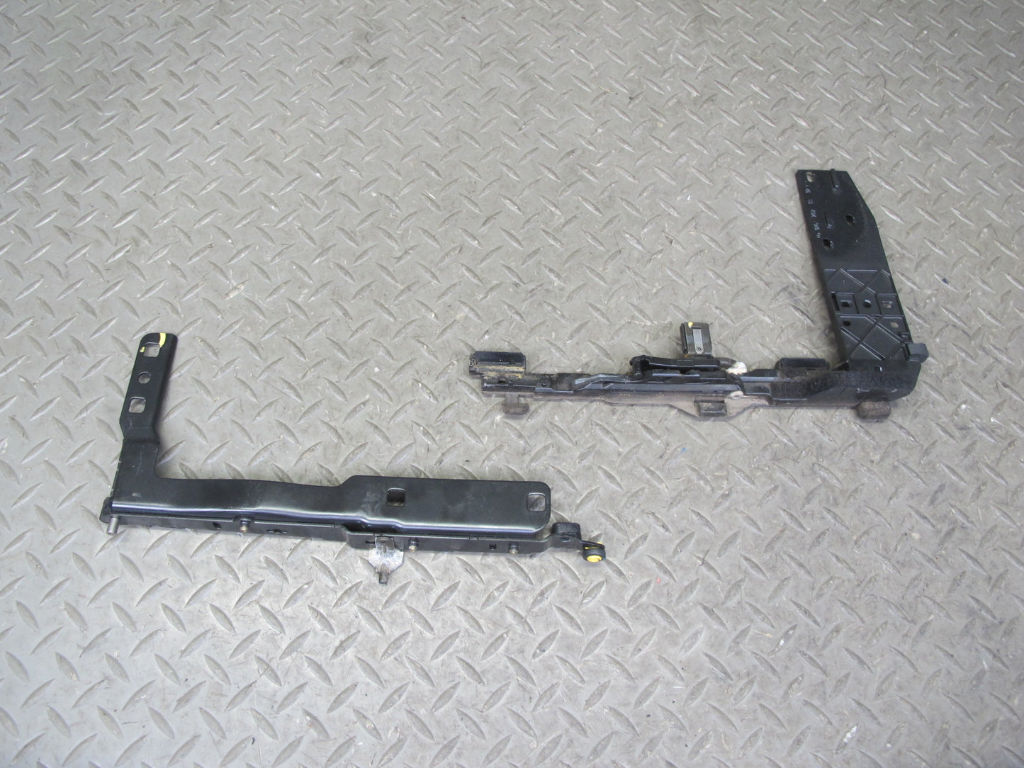 96-98 Mercedes W140 C140 CL Coupe Sunroof Hinge Bracket Support Panel OEM